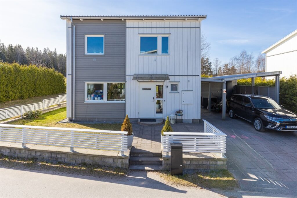 Takbyte, 2 planshus. Värmdö, Hemmesta